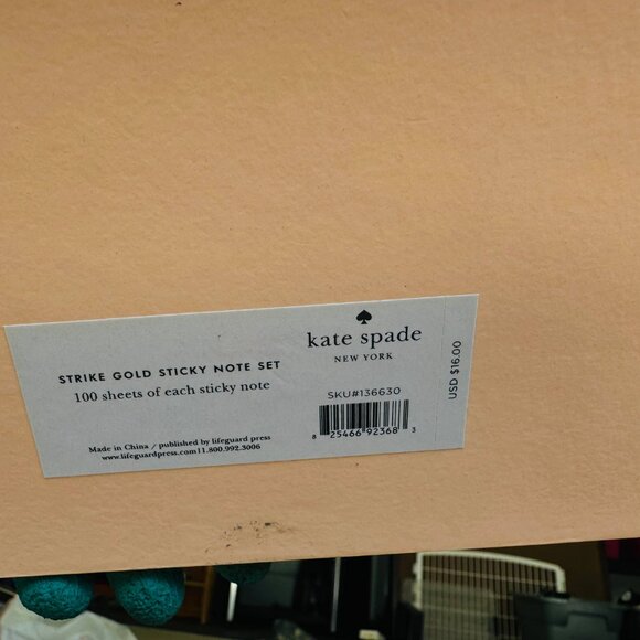 Kate Spade New York Huelga De La Mujer Oro Women's Sticky Note Set - Pink - Picture 6 of 6